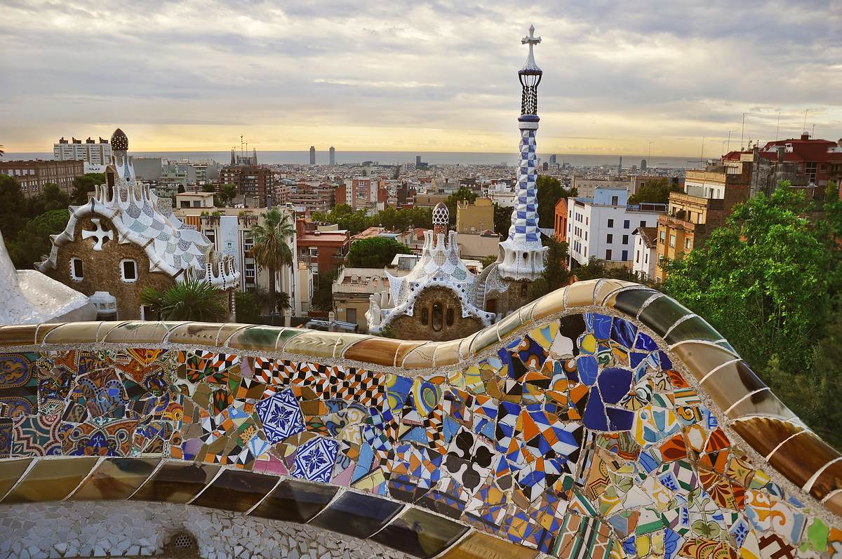 Blick über Barcelona vom Park Güell: Bald wird die Übernachtung teurer. Blick über Barcelona vom Park Güell: Bald wird die Übernachtung teurer.