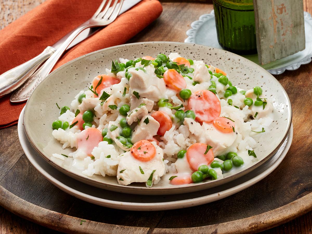 Rezept für einfaches Hühnerfrikasse mit Reis Rezept für einfaches Hühnerfrikasse mit Reis