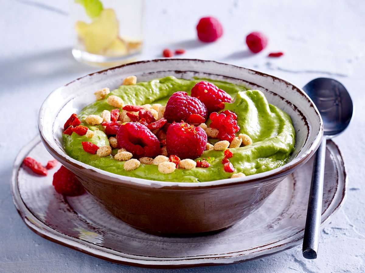 Avocados sind eine tolle Grundlage für vegane Bowls. Avocados sind eine tolle Grundlage für vegane Bowls.